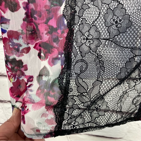 Studio Y Floral Tank SZ M Lacy Back Lightweight Flowy Polyester Pink Black EUC - Picture 6 of 11